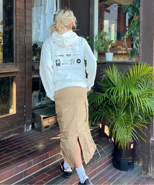 ROXY(ロキシー)の「OUR STYLE FLOW HOODI/ロキシーバックプリントプルオーバーパーカー・フーディー(パーカー・レディース・ブラウン/ホワイト/ブラック/グレー・LARGE/MEDIUM/SMALL/X-LARGE)」の22枚目の写真