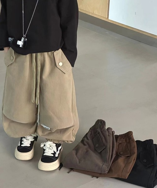 aimoha(アイモハ)の「【aimoha-KIDS-】ワイドカーゴパンツ(カーゴパンツ・キッズ・ブラック/チョコ/ベージュ・90/100/110/120/130)」の7枚目の写真