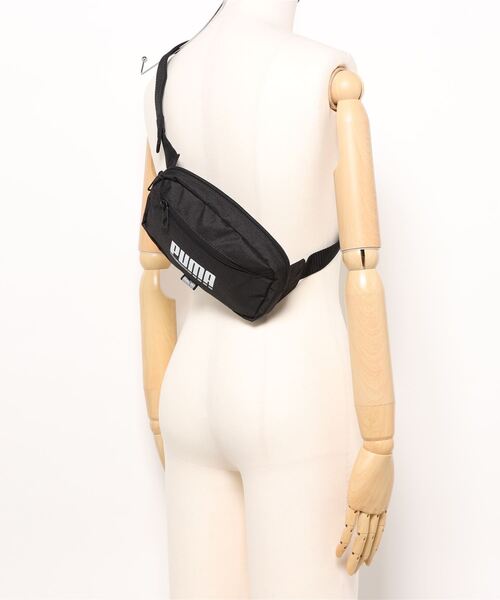 PUMA（プーマ）の「《PUMA》PUMA プラス ウエスト バッグ（ボディバッグ/ウエストポーチ・レディース・ベージュ/ブラック・フリー）」の6枚目の写真