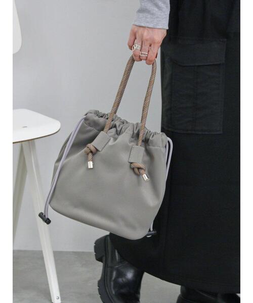 Samansa Mos2 blue(サマンサモスモスブルー)の「ネオプレーンドローコード付バッグ(ハンドバッグ・レディース・グレー/ブラック/シルバーグレー・F)」の3枚目の写真