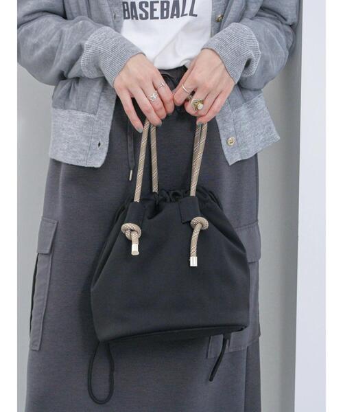 Samansa Mos2 blue(サマンサモスモスブルー)の「ネオプレーンドローコード付バッグ(ハンドバッグ・レディース・グレー/ブラック/シルバーグレー・F)」の2枚目の写真