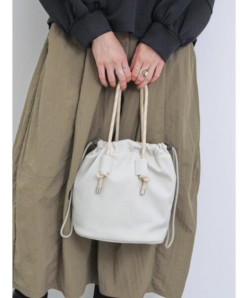 Samansa Mos2 blue(サマンサモスモスブルー)の「ネオプレーンドローコード付バッグ(ハンドバッグ・レディース・グレー/ブラック/シルバーグレー・F)」の19枚目の写真