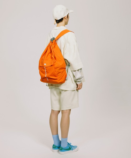 sneeuw（スニュウ）の「ラインナップザック（バックパック/リュック・レディース・オレンジ/グレー・ONESIZE）」の5枚目の写真