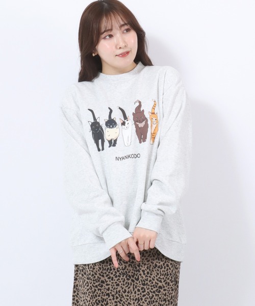Salong hameu(サロン ハミュー)の「神保町にゃんこ堂 猫プリントスウェットトレーナー メンズ レディース ユニセックス(スウェット・レディース・ホワイト系その他2/カーキ/ホワイト系その他/ホワイト/ブラック/グレー系その他・M/XL/L)」の3枚目の写真