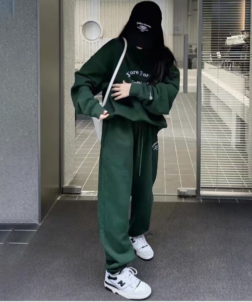 gossip！ロサンゼルス（ゴシップロサンゼルス）の「ビッグシルエットクルースウェット＆スウェットワイドパンツ ルームウェア セットアップ（ルームウェア/パジャマ・レディース・カーキ・M/L/XL）」の3枚目の写真