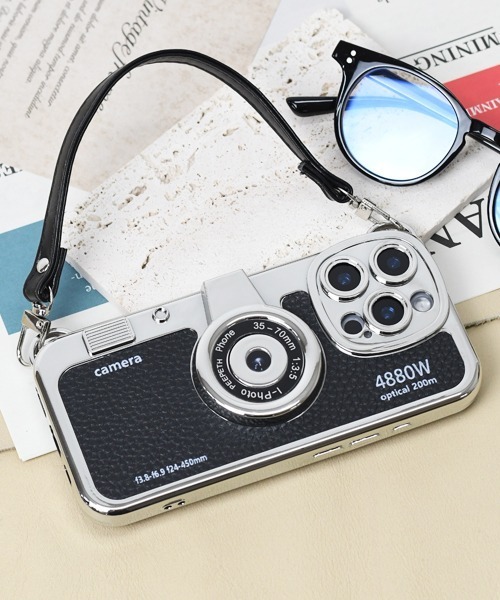 Fun & Daily（ファンアンドデイリー）の「Camera Strap iPhone Case 14 15 16 17 Pro Plus ProMax（スマホケース/カバー・レディース・ブラウン/ブラック・iPhone 14 Plus/iPhone 14 Pro/iPhone 14 Pro Max/iPhone 15/iPhone 15 Pro/iPhone 15 Pro Max/iPhone 16/iPhone 16 Plus/iPhone 16 Pro/iPhone 16 Pro Max/iPhone 14/iPhone 17/iPhone 17 Pro/iPhone 17 Pro Max/iPhone Air）」の6枚目の写真