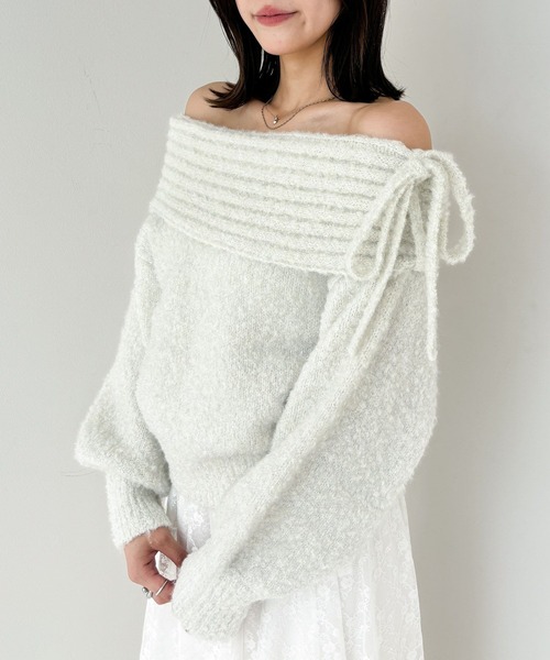 Heather(ヘザー)の「ブークレオフショルニット 234105(ニット/セーター・レディース・オフホワイト/グレー/ピンク・FREE)」の2枚目の写真
