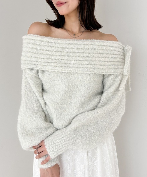 Heather(ヘザー)の「ブークレオフショルニット 234105(ニット/セーター・レディース・オフホワイト/グレー/ピンク・FREE)」の4枚目の写真