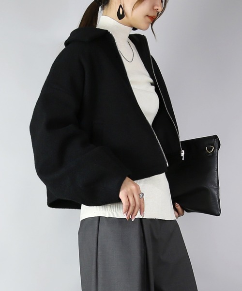 and it_（アンドイット）の「フェイクウールボリュームスリーブショートブルゾン（ブルゾン・レディース・ブラック/チャコール・M）」の6枚目の写真