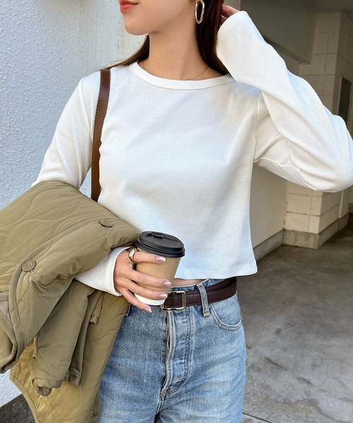 andme(アンドミー)の「【新色追加】テレコリブショート丈クルーネックトップス(Tシャツ/カットソー・レディース・ブラック/杢グレー/オフホワイト/チャコールグレー/ブラウン・M/L)」の2枚目の写真