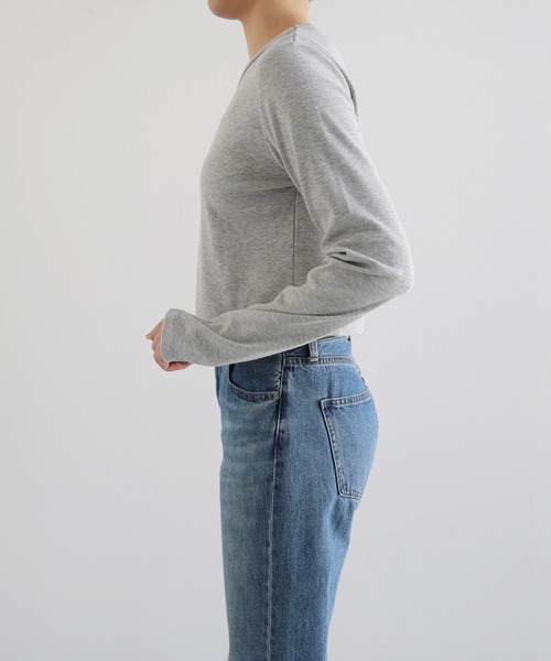 andme(アンドミー)の「【新色追加】テレコリブショート丈クルーネックトップス(Tシャツ/カットソー・レディース・ブラック/杢グレー/オフホワイト/チャコールグレー/ブラウン・M/L)」の16枚目の写真