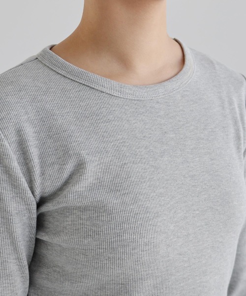 andme(アンドミー)の「【新色追加】テレコリブショート丈クルーネックトップス(Tシャツ/カットソー・レディース・ブラック/杢グレー/オフホワイト/チャコールグレー/ブラウン・M/L)」の18枚目の写真