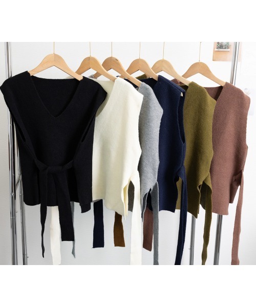 Miniministore（ミニミニストア）の「ベルト付きニットベストニットジレVネック（ベスト・レディース・アイボリー/オリーブ/テラコッタ/ブラック/グレー/ネイビー・FREE）」の11枚目の写真