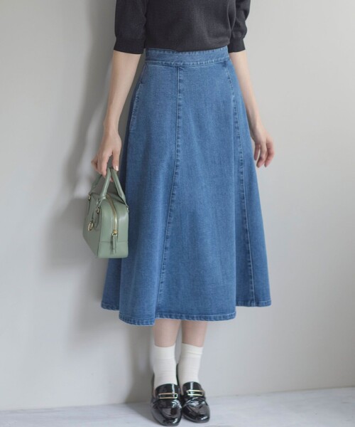 組曲(クミキョク)の「ライトデニム フレアスカート(デニムスカート・レディース・ダルブルー系・6/5/7)」の1枚目の写真