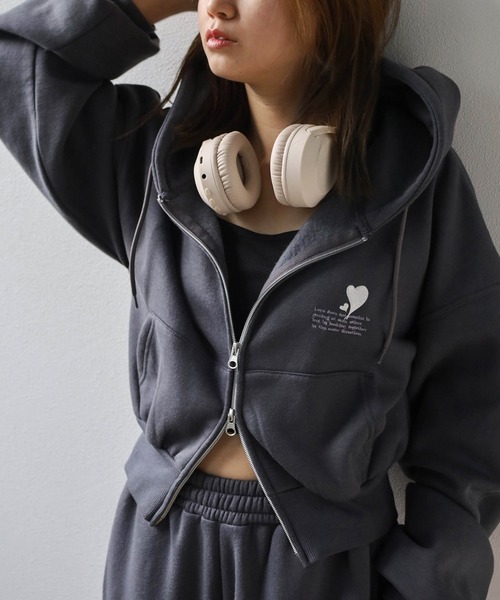 【セール】【別注 上下セット ルームウェア】クロップド丈 ジップパーカー & スウェットワイドパンツ(ドローコード付) ハートワンポイント刺繍 上下セットアップ/ 24AW（ルームウェア/パジャマ）｜make a ray!（メイク ア レイ！）