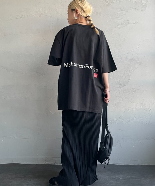 Manhattan Portage（マンハッタンポーテージ）の「[MANHATTAN PORTAGE/マンハッタンポーテージ] 別注 ポケット刺繍 バックプリントTシャツ（Tシャツ/カットソー・レディース・ブラック/ネイビー/ピンク/ホワイト・XL/L/M/S）」の5枚目の写真