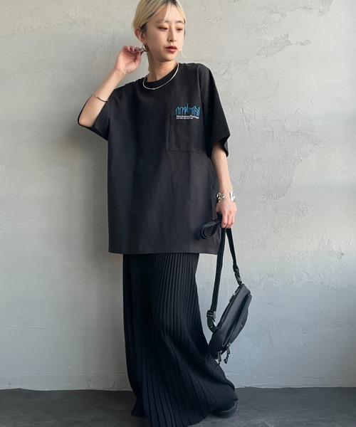 Manhattan Portage（マンハッタンポーテージ）の「[MANHATTAN PORTAGE/マンハッタンポーテージ] 別注 ポケット刺繍 バックプリントTシャツ（Tシャツ/カットソー・レディース・ブラック/ネイビー/ピンク/ホワイト・XL/L/M/S）」の11枚目の写真