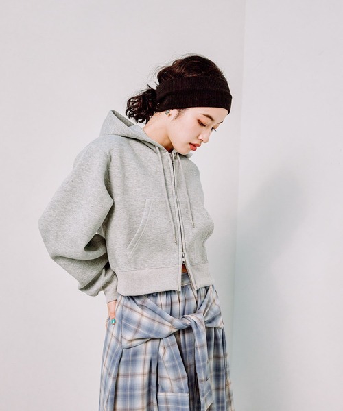 LEPSIM(レプシィム)の「ZIPショートパーカー 289007(パーカー・レディース・ネイビー/グレー・FREE)」の16枚目の写真