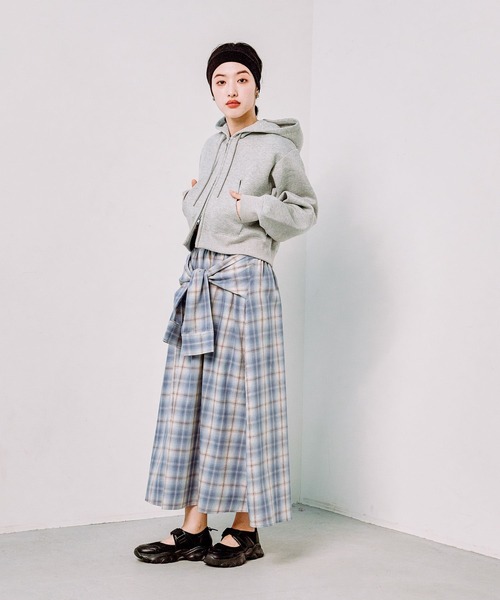 LEPSIM(レプシィム)の「ZIPショートパーカー 289007(パーカー・レディース・ネイビー/グレー・FREE)」の20枚目の写真