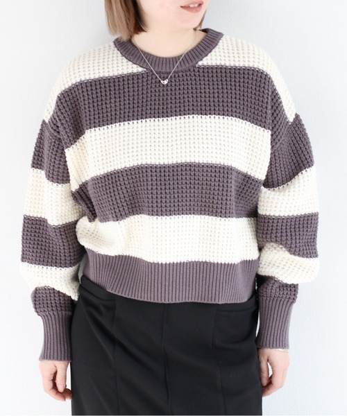 cepo(セポ)の「クロップド丈 ワッフル編みクルーネックプルオーバーニット(ニット/セーター・レディース・ベージュ系その他/ブラック系その他/サックスブルー/オフホワイト・M)」の3枚目の写真