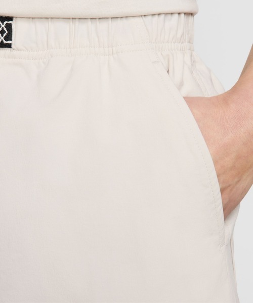 NIKE SB（ナイキエスビー）の「ナイキ SB Dri-FIT カーニー カーゴ スケートボードショートパンツ / Nike SB Dri-FIT Kearny Cargo Skate Shorts HJ2909-072 Light Bone（カーゴパンツ・メンズ・オフホワイト・2XL/L/M/S/XL/XS）」の6枚目の写真