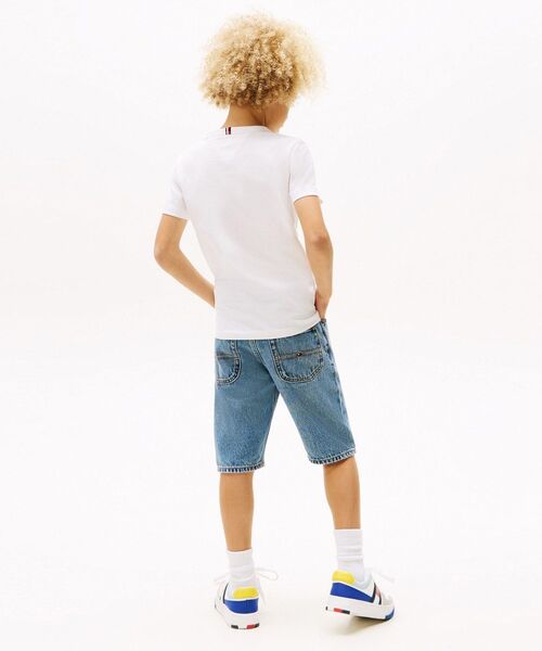 TOMMY HILFIGER（トミーヒルフィガー）の「BOYS マルチフラッグエンブロイダリーレギュラーTシャツ（Tシャツ/カットソー・キッズ・ホワイト/ブルー・160cm/130cm/150cm/140cm）」の6枚目の写真