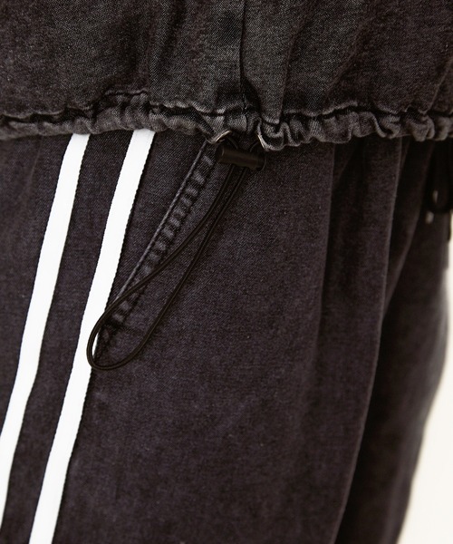 GORGE（ゴージ）の「《ライン入り×ショート丈》レディース デニム ブルゾン ドローコード ストリート 春秋アウター（ブルゾン・レディース・ブラック/ブルー・F）」の11枚目の写真