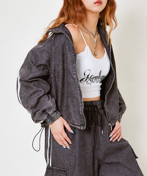 GORGE（ゴージ）の「《ライン入り×ショート丈》レディース デニム ブルゾン ドローコード ストリート 春秋アウター（ブルゾン・レディース・ブラック/ブルー・F）」の15枚目の写真