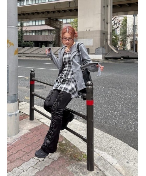 LAGUA GEM（ラグアジェム）の「SHINY GATHER パンツ（その他パンツ・レディース・ライトベージュ/ブラック/グレー・MEDIUM/SMALL）」の18枚目の写真