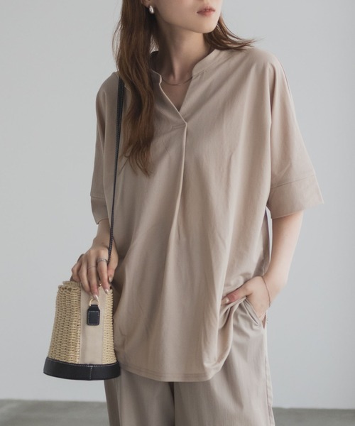 NAVY(ネイビー)の「nAvy SARARI 接触冷感 スキッパー5分袖ブラウス(Tシャツ/カットソー・レディース・ライトベージュ/ブラック/ホワイト/ブルー/ネイビー/ベージュ系/グリーン系/グレー・M/L)」の5枚目の写真