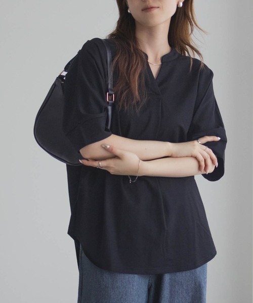 NAVY(ネイビー)の「nAvy SARARI 接触冷感 スキッパー5分袖ブラウス(Tシャツ/カットソー・レディース・ライトベージュ/ブラック/ホワイト/ブルー/ネイビー/ベージュ系/グリーン系/グレー・M/L)」の3枚目の写真