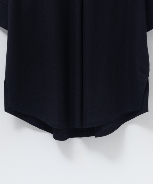 NAVY(ネイビー)の「nAvy SARARI 接触冷感 スキッパー5分袖ブラウス(Tシャツ/カットソー・レディース・ライトベージュ/ブラック/ホワイト/ブルー/ネイビー/ベージュ系/グリーン系/グレー・M/L)」の11枚目の写真