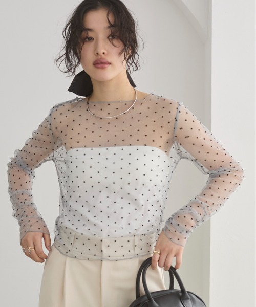 ANGIE（アンジー）の「フロッキー ドット チュール シアー トップス（Tシャツ/カットソー・レディース・ライトグレー/アイボリー/ブラック・FREE）」の5枚目の写真