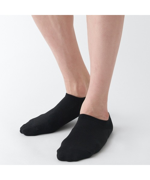無印良品(ムジルシリョウヒン)の「紳士 足なり直角 スニーカーイン(4足組)(ソックス/靴下・メンズ・ブラック・25-27CM)」の2枚目の写真