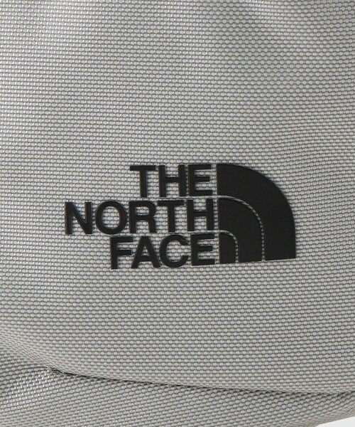 THE NORTH FACE（ザノースフェイス）の「＜THE NORTH FACE＞ピレネー S ショルダーバッグ（ショルダーバッグ・レディース・ライトグレー/ブラック・FREE）」の3枚目の写真