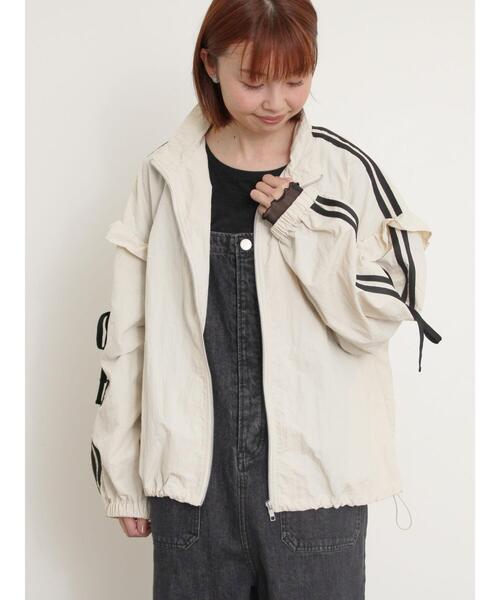 Samansa Mos2(サマンサ モスモス)の「フリルトラックジャケット(ブルゾン・レディース・ネイビー/カーキ/オフホワイト・F)」の5枚目の写真