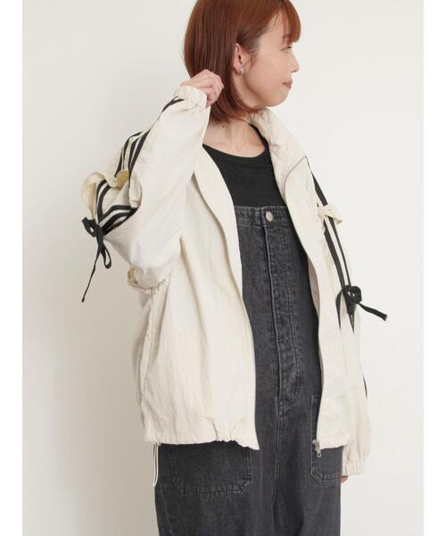 Samansa Mos2(サマンサ モスモス)の「フリルトラックジャケット(ブルゾン・レディース・ネイビー/カーキ/オフホワイト・F)」の6枚目の写真