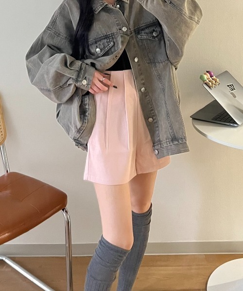 nemne store（ネンネストア）の「《Delfy》ダーツショートパンツ セットアップ可能（その他パンツ・レディース・ピンク系/ブラック系/アイボリー/ライトグレー・SMALL/MEDIUM）」の10枚目の写真