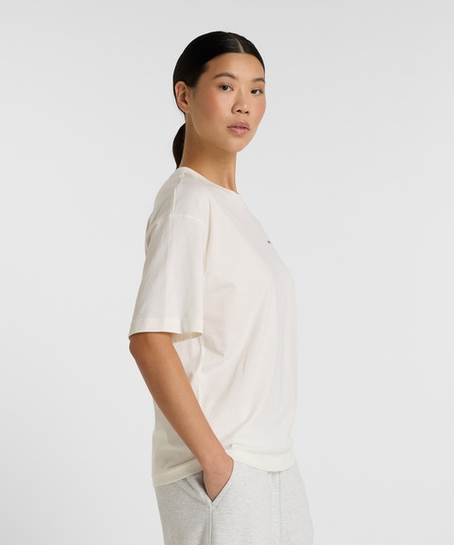 NEW BALANCE（ニューバランス）の「グラフィックオーバーサイズドショートスリーブTシャツ（Tシャツ/カットソー・レディース・ブラック/ミント/オフホワイト・LARGE/MEDIUM/SMALL）」の4枚目の写真