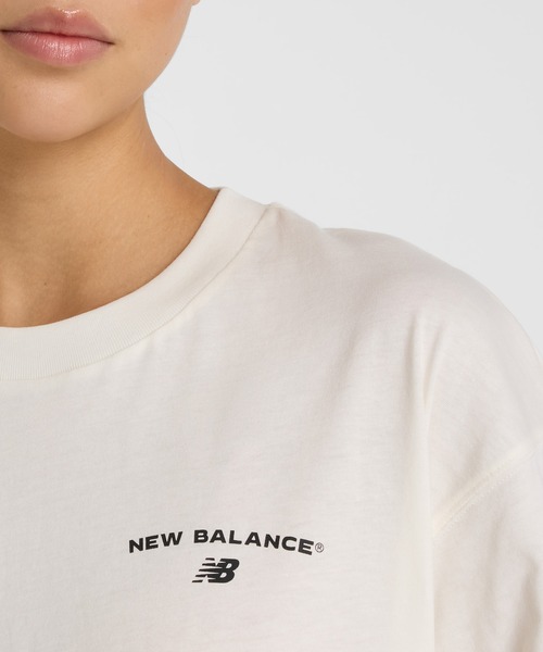 NEW BALANCE（ニューバランス）の「グラフィックオーバーサイズドショートスリーブTシャツ（Tシャツ/カットソー・レディース・ブラック/ミント/オフホワイト・LARGE/MEDIUM/SMALL）」の6枚目の写真