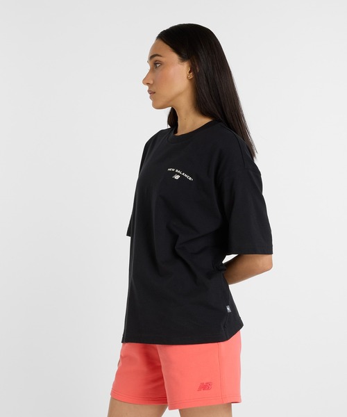 NEW BALANCE（ニューバランス）の「グラフィックオーバーサイズドショートスリーブTシャツ（Tシャツ/カットソー・レディース・ブラック/ミント/オフホワイト・LARGE/MEDIUM/SMALL）」の9枚目の写真