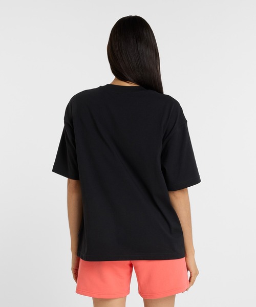 NEW BALANCE（ニューバランス）の「グラフィックオーバーサイズドショートスリーブTシャツ（Tシャツ/カットソー・レディース・ブラック/ミント/オフホワイト・LARGE/MEDIUM/SMALL）」の10枚目の写真