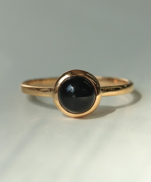 NOIR DE POUPEE（ノワールドプーペ）の「【WEB限定】天然石ラウンドカボションリング（リング・レディース・イエロー系その他/ブラック/パープル/ブラック系その他/レッド/ホワイト/イエロー/レッド系その他/ホワイト系その他/パープル系その他・#9/#11/#13/#15）」の3枚目の写真