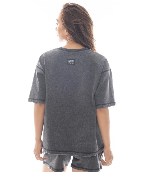 BILLABONG(ビラボン)の「BILLABONG レディース LOOSE CROPPED SS SWEAT CREW スウェットジャケット 【2025年春夏モデル】/ビラボンセットアップ対応クルーネックスウェット(スウェット・レディース・ライトブルー/ブラック系その他・LARGE/MEDIUM)」の5枚目の写真