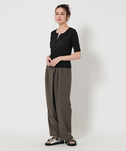 BEAUTY&YOUTH UNITED ARROWS(ビューティーアンドユースユナイテッドアローズ)の「コットンシアーワッフル ヘンリーネック カットソー(Tシャツ/カットソー・レディース・ブラック/ベージュ/ホワイト・FREE)」の14枚目の写真