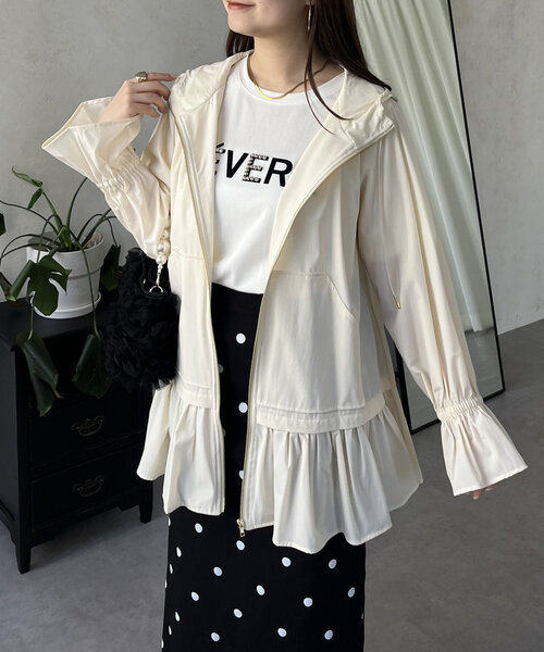 prose verse（プロズヴェール）の「【UVカット】裾フリルキャンディスリーブマウンテンパーカー（ブルゾン・レディース・アイボリー/ブラック・LARGE/MEDIUM）」の15枚目の写真