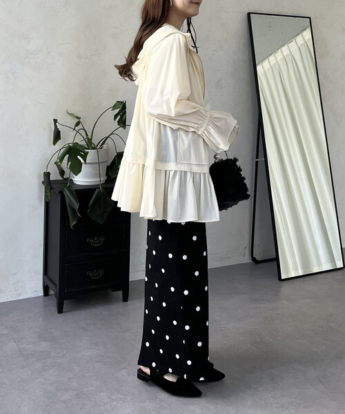 prose verse（プロズヴェール）の「【UVカット】裾フリルキャンディスリーブマウンテンパーカー（ブルゾン・レディース・アイボリー/ブラック・LARGE/MEDIUM）」の22枚目の写真