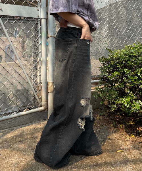 sedacle（セダクル）の「ピアス付きダメージバギーデニム（デニムパンツ・レディース・ブラック/ボルドー・SMALL/MEDIUM/LARGE）」の5枚目の写真