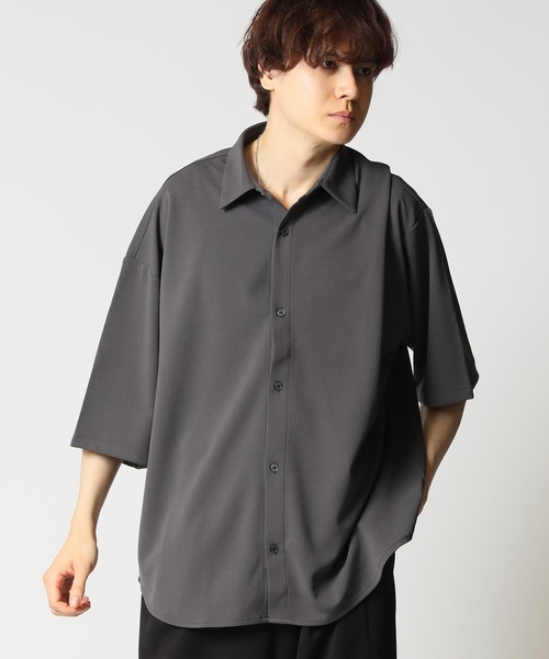 ARCADE（アーケード）の「UVカット梨地ストレッチ素材 オーバーサイズ BIG5分袖シャツ（シャツ/ブラウス・メンズ・アイボリー/ブラック/ブルーグレー/グレイッシュベージュ/チャコールグレー/ダークグリーン・M/L）」の3枚目の写真