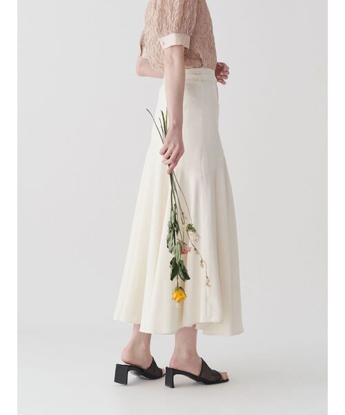 TONAL（トーナル）の「ベルト付ドレープマーメイドスカート（スカート・レディース・チャコールグレー/ベージュ/オフホワイト・SMALL/MEDIUM）」の19枚目の写真